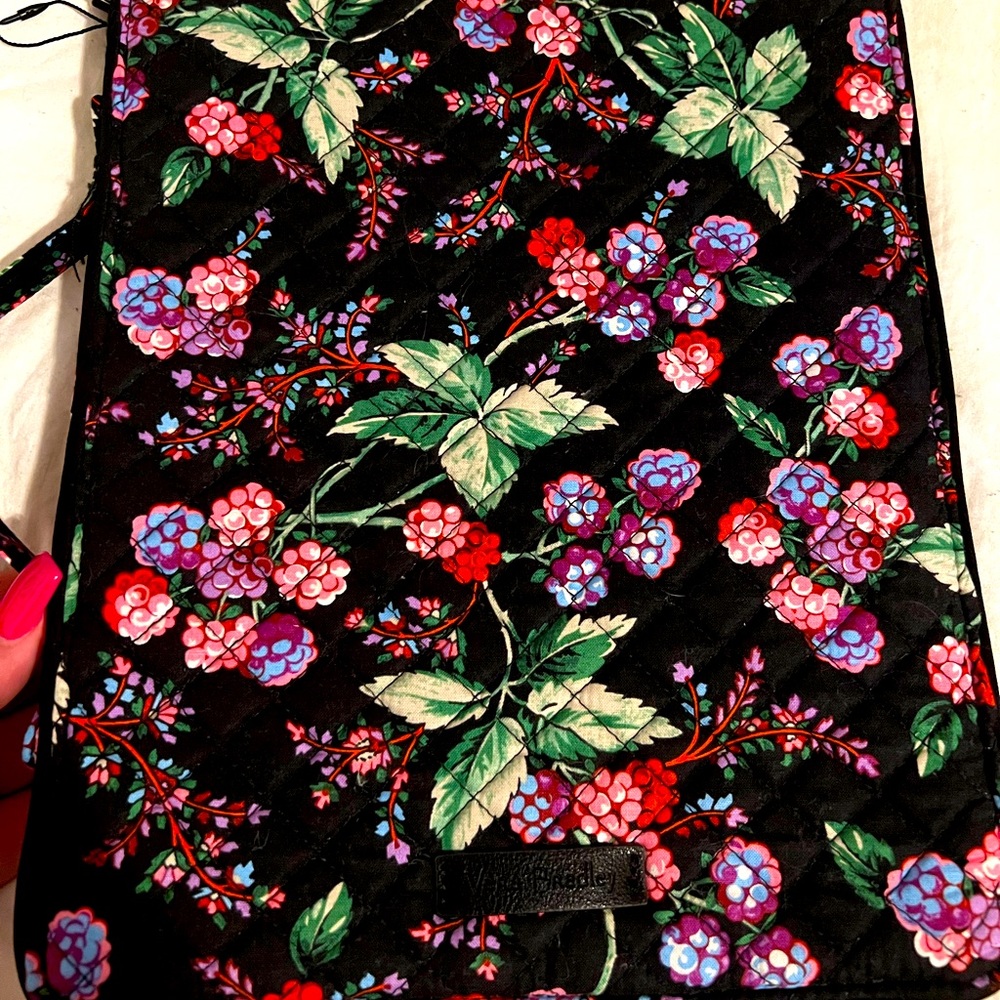 Vera bradley ipad holder with pockets